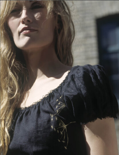 Pre-loved: Carmen hørkjole - Sort med Guld/hvid print - Image 11